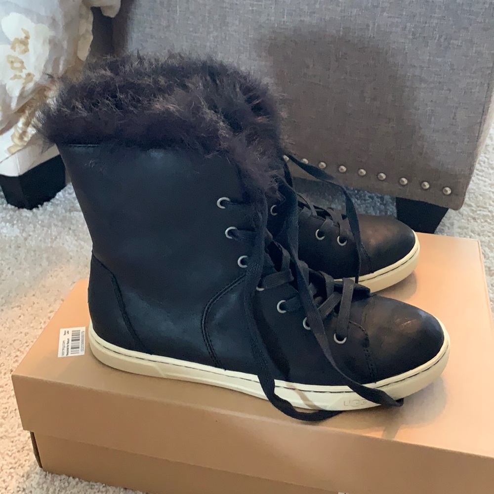 Ugg boots-lace up feels like a sneaker - size 8